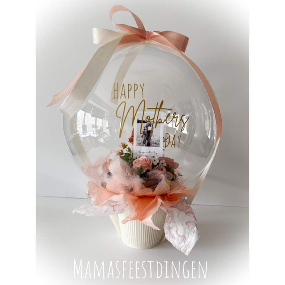 Moederdag ballon met bloemen en ferero rocher 