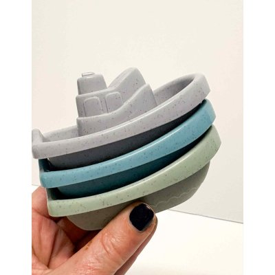 3 bootjes , grijs , blauw en groen 