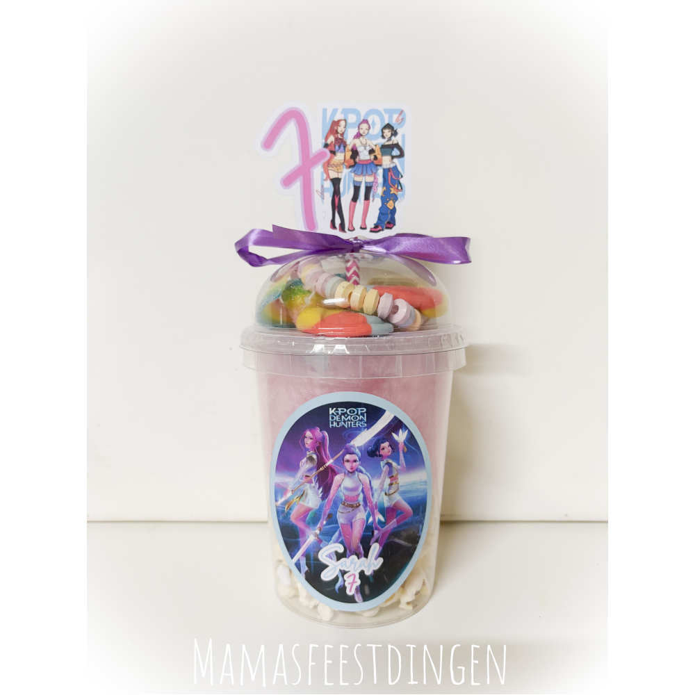 Suikerspin , popcorn en snoep beker met topper  K-pop demonhunters 