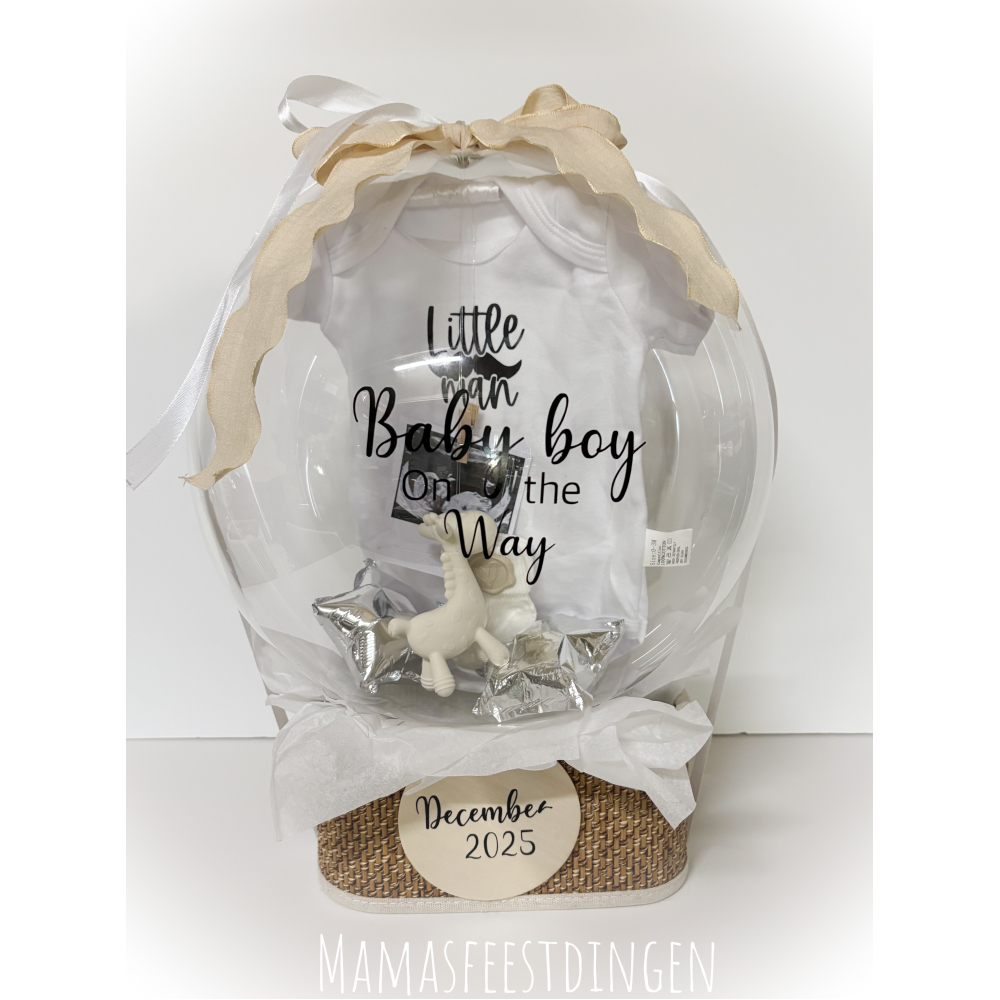 Baby boy on the way …. Zwangerschaps aankondiging 